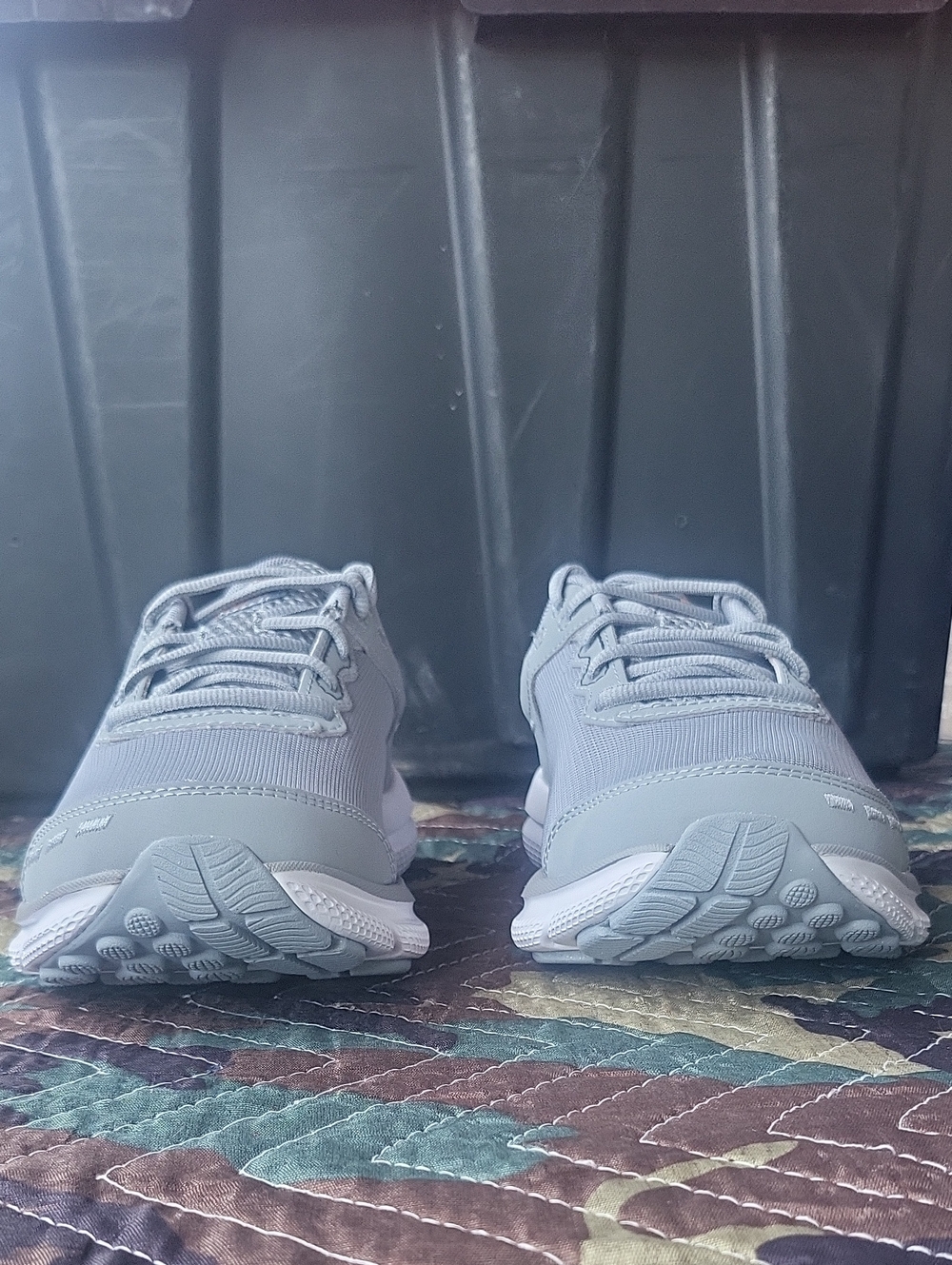 Under Armour Charged Assert 10 Running Shoes 7.5